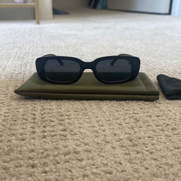 Revolve Aire Ceres V2 Black Sunglasses - Picture 4 of 4